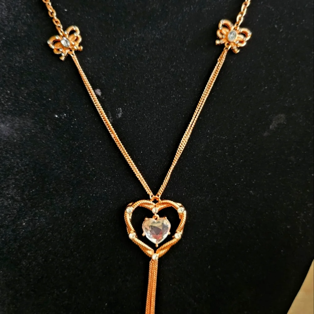 Betsey Johnson necklace - Picture 5 of 5